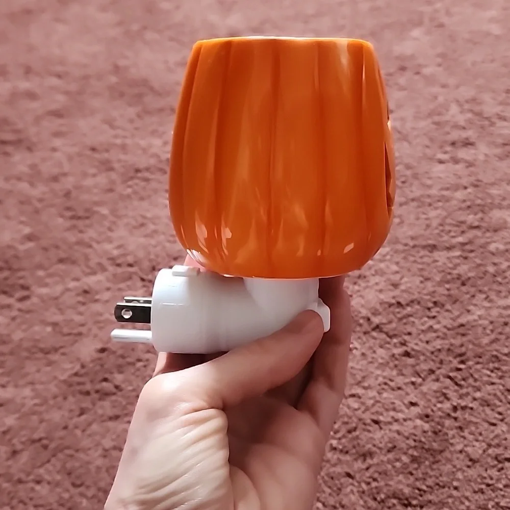 Scentsy Pumpkin Mini Warmer-NWOT - Picture 2 of 8